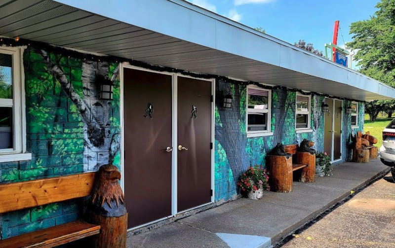 Bigfoot Hideaway Motel & Gift Shop - From Web Listing (newer photo)